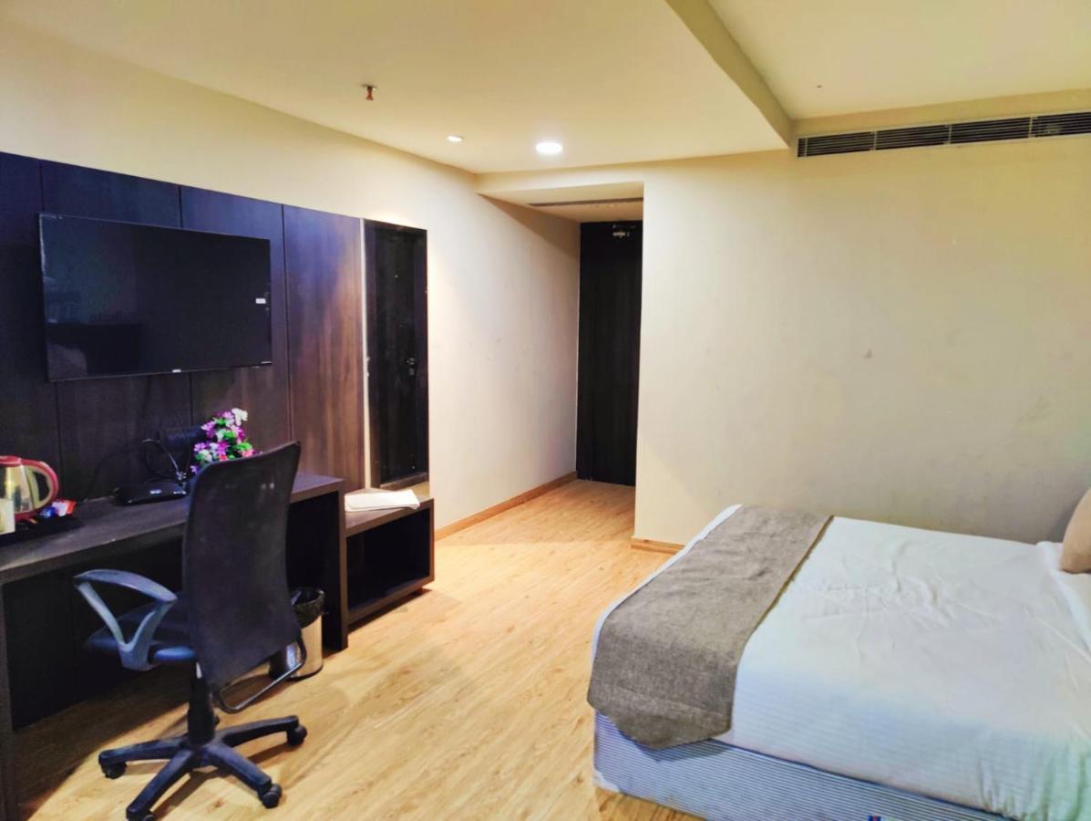 Noxx Residency 호텔 Hāora 외부 사진
